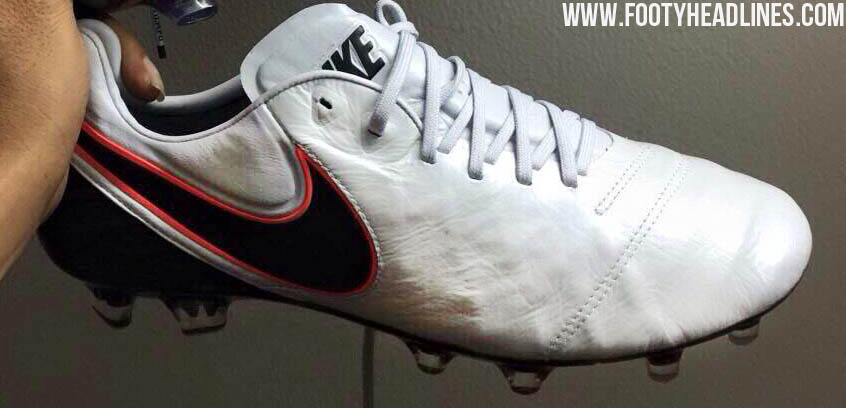 Nike tiempo sales legend v blackout